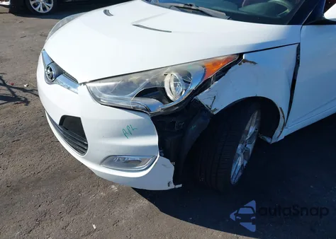 2013 Hyundai Veloster z USA, uszkodzony, nr VIN KMHTC6AD8DU171727